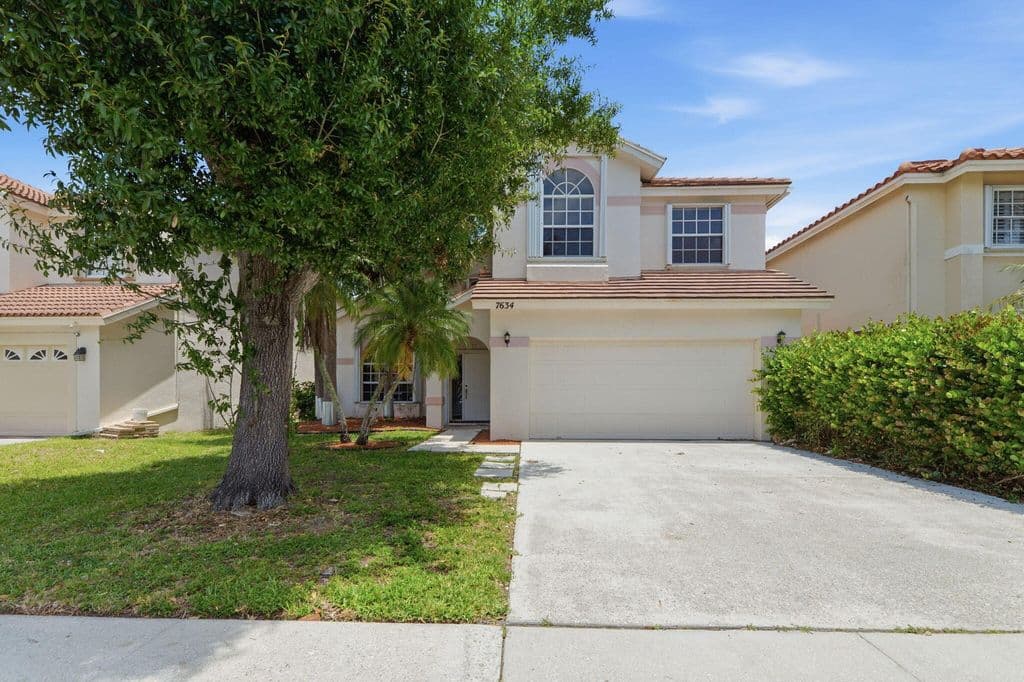 3+1 Müstakil ev — 7634 Trenton Drive
