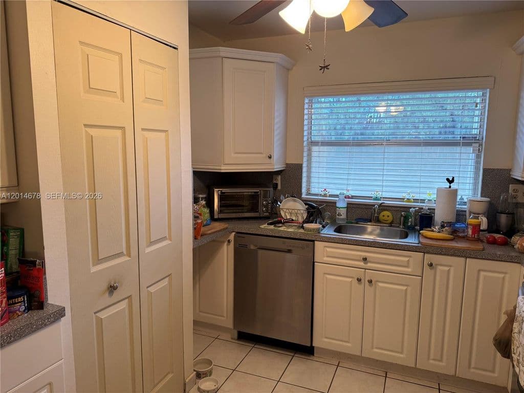 2+1 Mülk — 9781 Sunrise Lakes Blvd APT 202