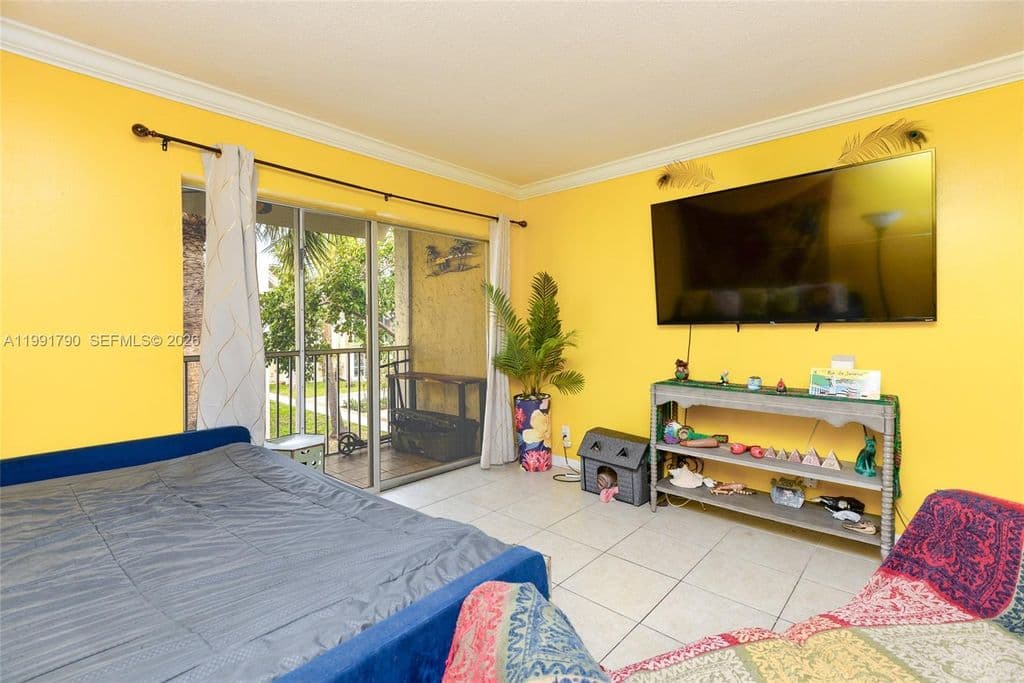 2+1 Condo — 1428 SE 4th Ave APT 240