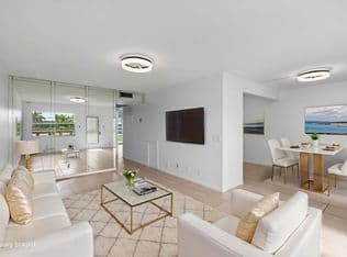 2+1 Condo — 4028 Hythe B, Boca Raton, 33434