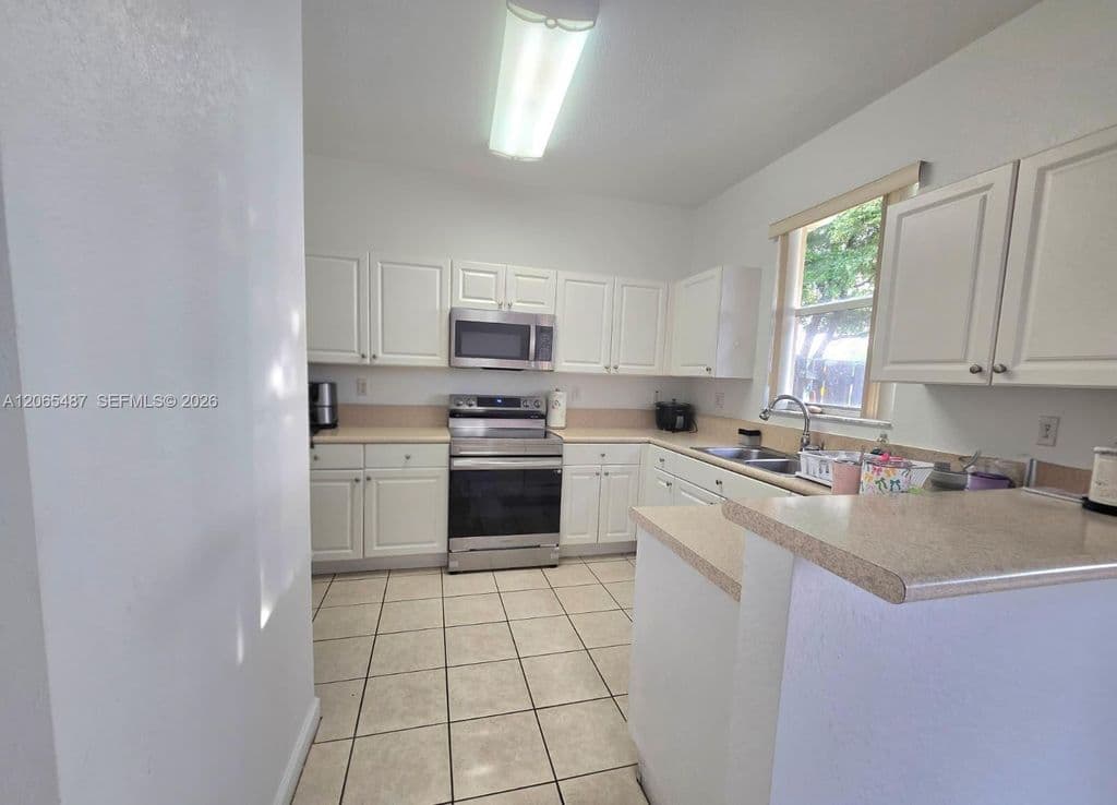 3-bedroom Property — 13211 SW 127th Ct