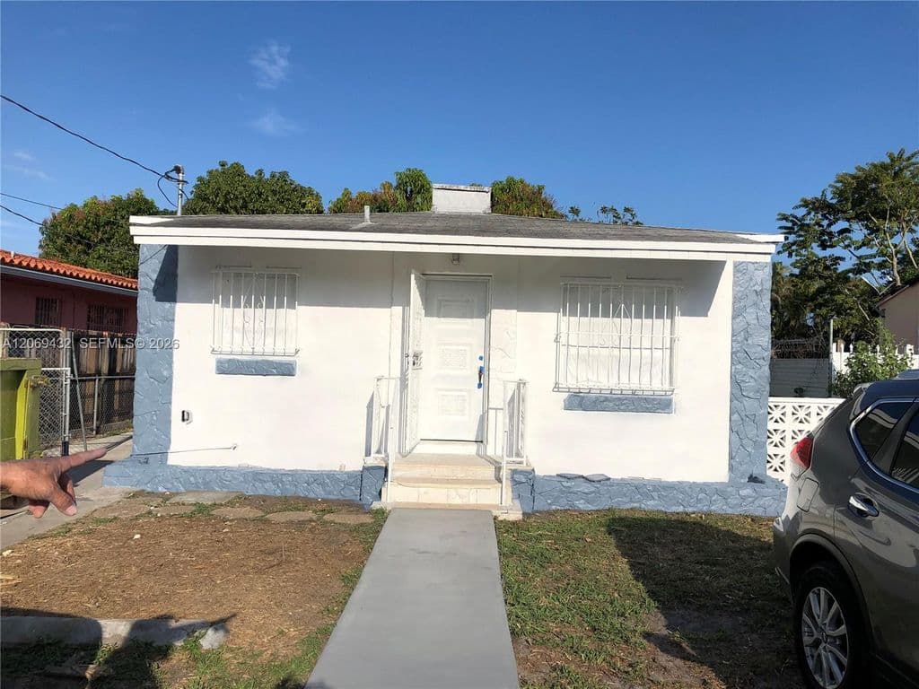 3+1 Mülk — 2053 SW 60th Ave