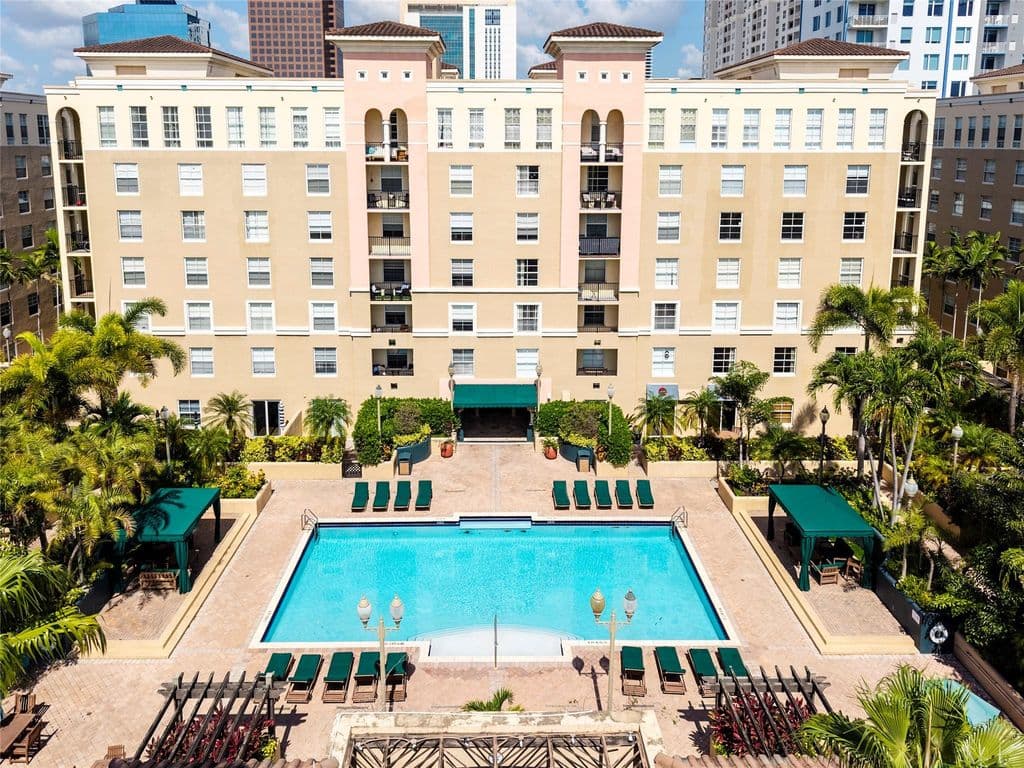 2+1 Condo — 520 SE 5th Avenue #2404