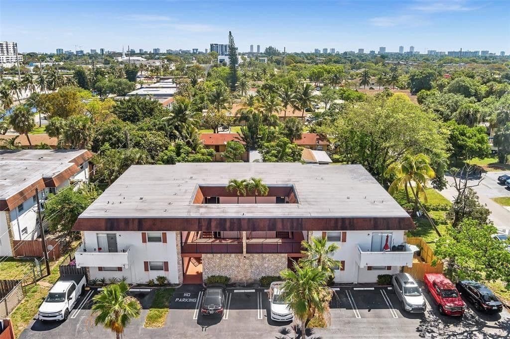2+1 Condo — 230 SW 1st Street #G-8