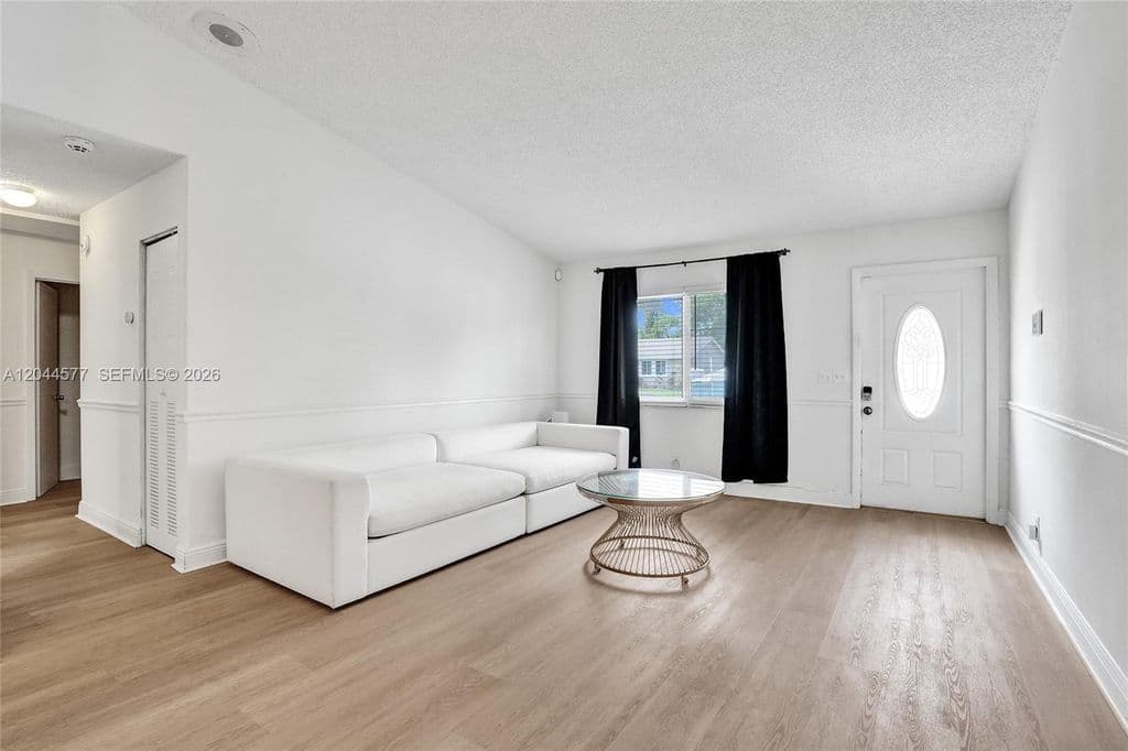 4+1 Müstakil ev — 7812 SW 7th Pl