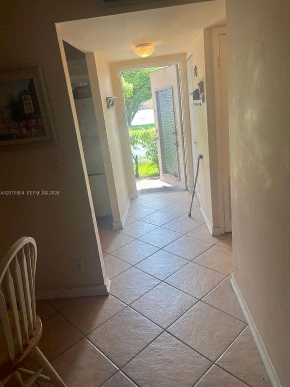1-bedroom Condo — 9400 Sunrise Lakes Blvd APT 105