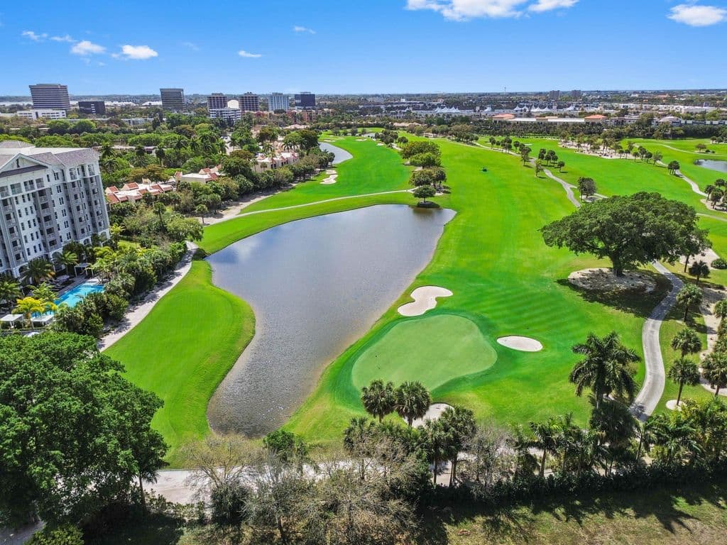 3-bedroom Condo — 2400 Presidential Way #2004