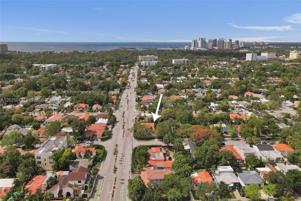 4-bedroom Single-Family Home — 2300 SW 22nd Ave