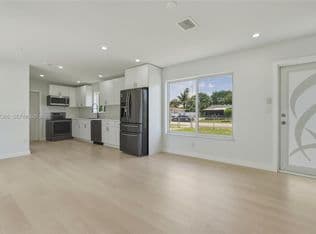 3-bedroom Single-Family Home — 20440 NW 20th Ct, Miami Gardens, 33056