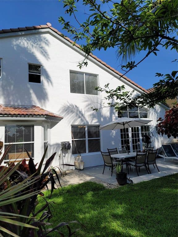 4-bedroom Single-Family Home — 8117 Pelican Harbour Drive