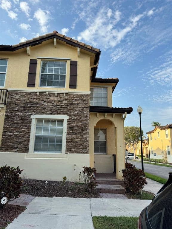 3-bedroom Property — 9257 SW 227th St Unit 11