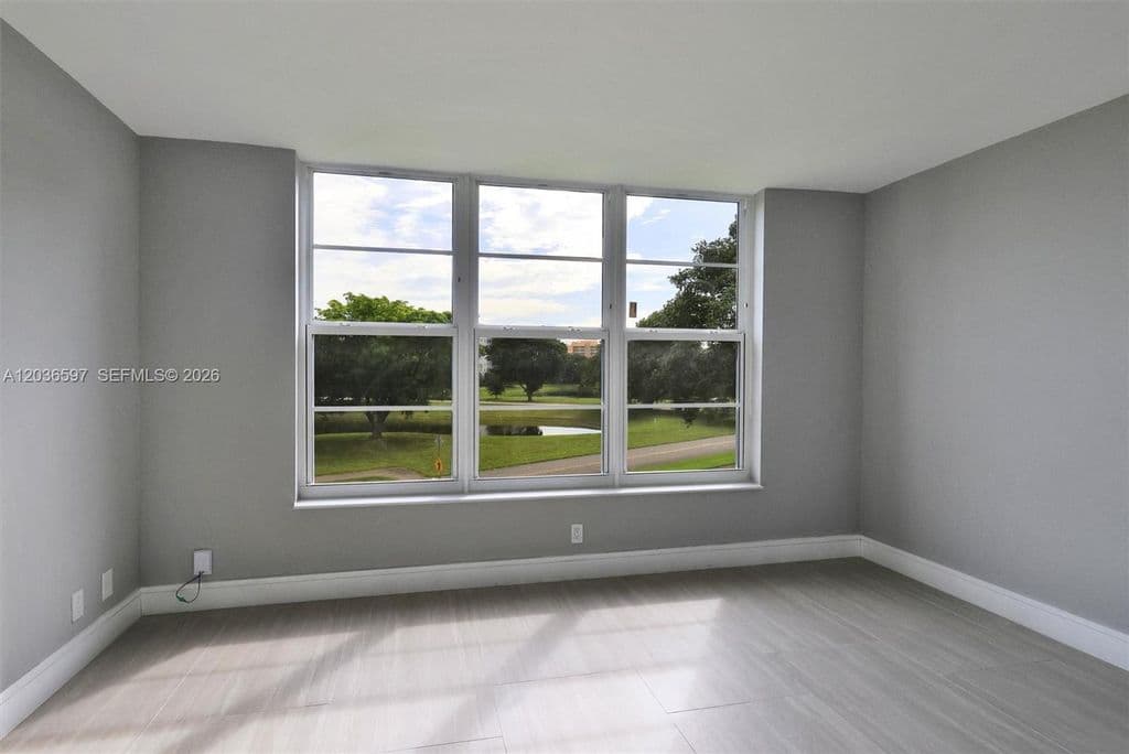 2-bedroom Condo — 2940 N Course Dr APT 311
