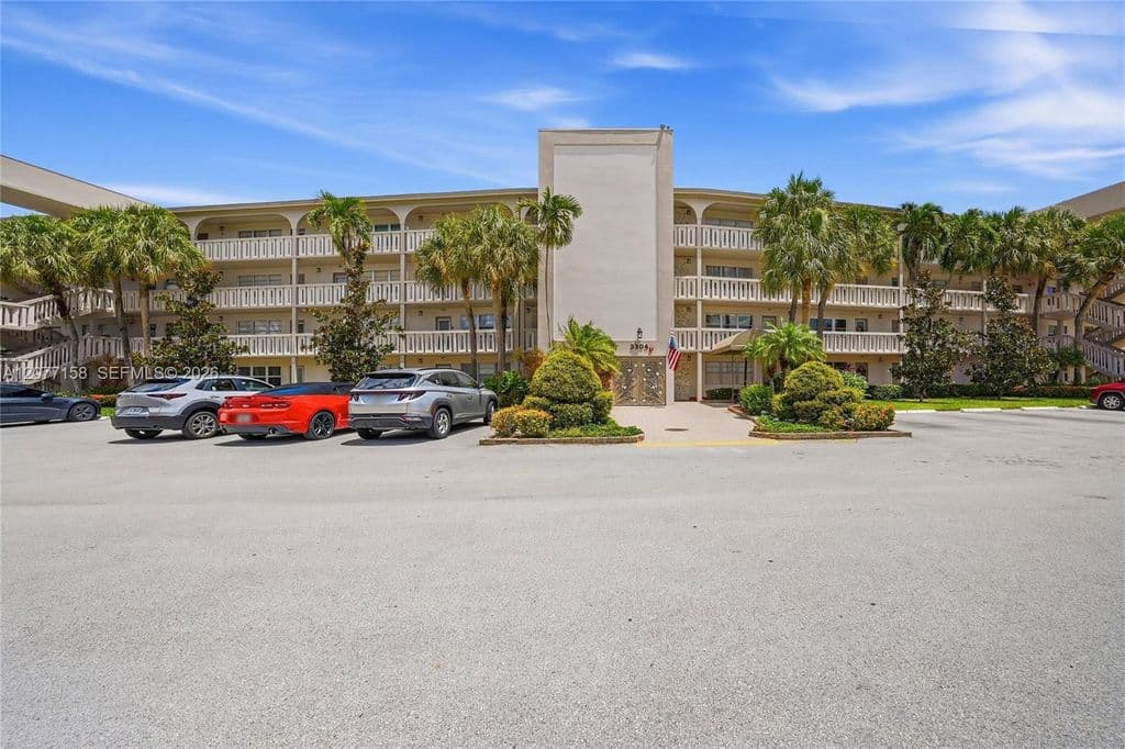 2-bedroom Condo — 3304 Aruba Way APT A2