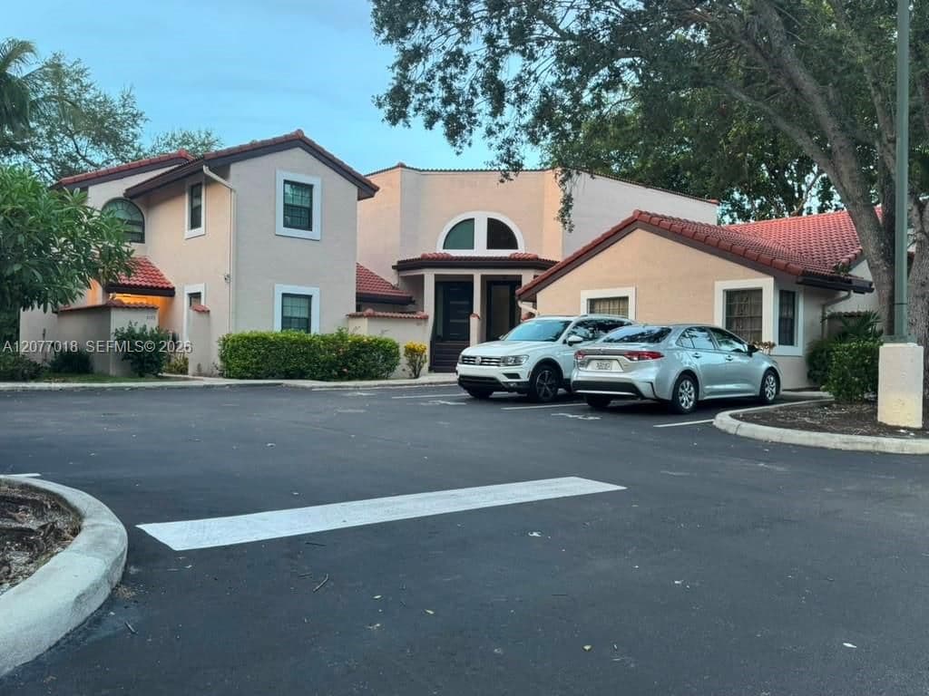 2+1 Mülk — 9177 W Sunrise Blvd