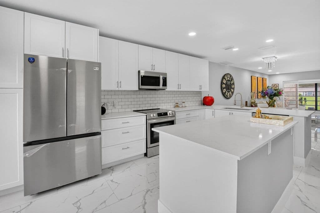 2+1 Condo — 8967 Belle Aire Drive