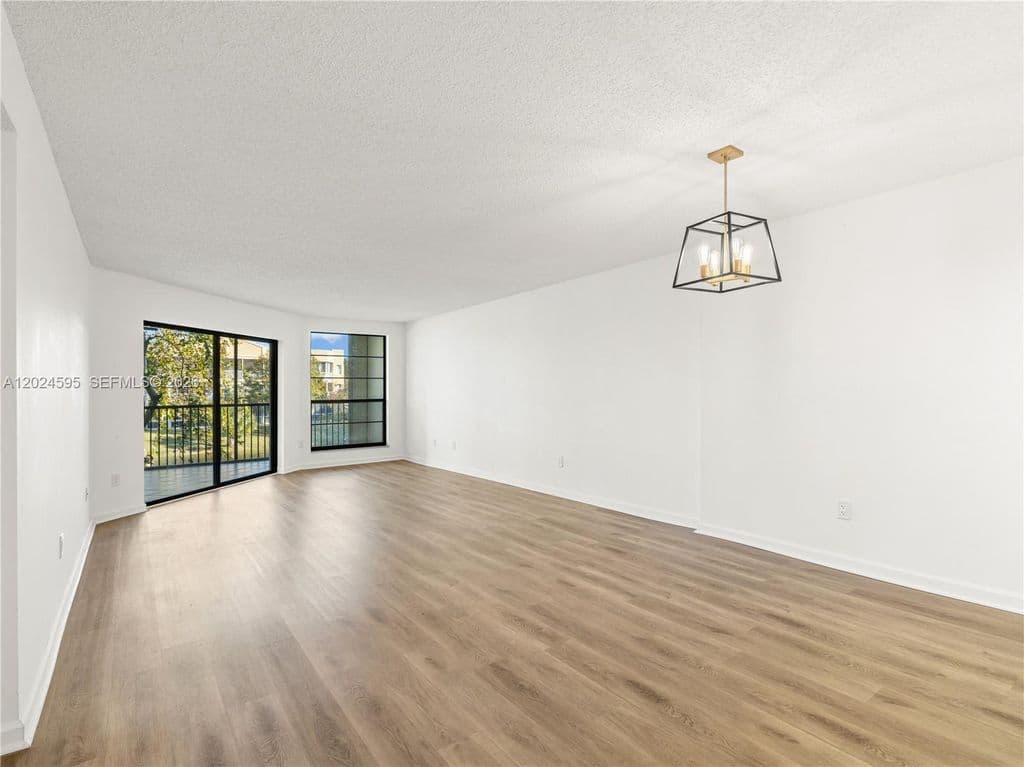 2+1 Condo — 7547 Fairfax Dr #210