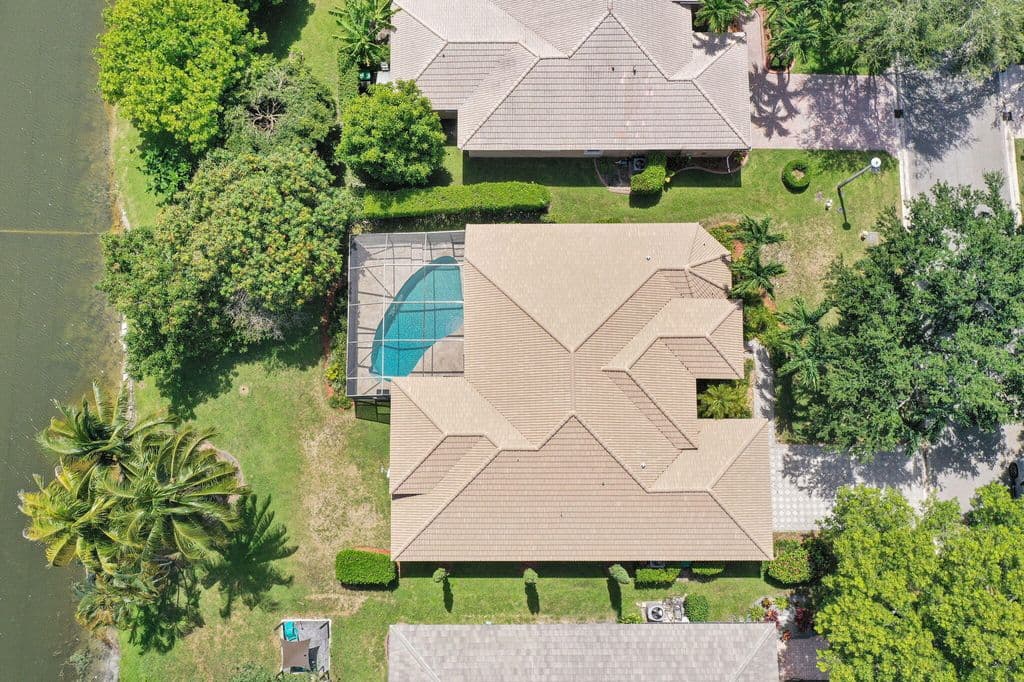 4+1 Müstakil ev — 6420 NW 41st Street