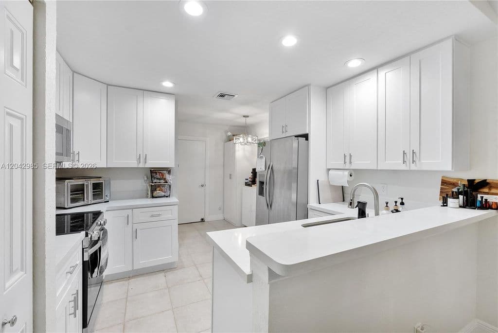 3+1 Müstakil ev — 9161 Lake Park Cir N