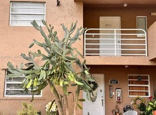 2-bedroom Condo — 5953 W 28th Ave #24, Hialeah, 33016