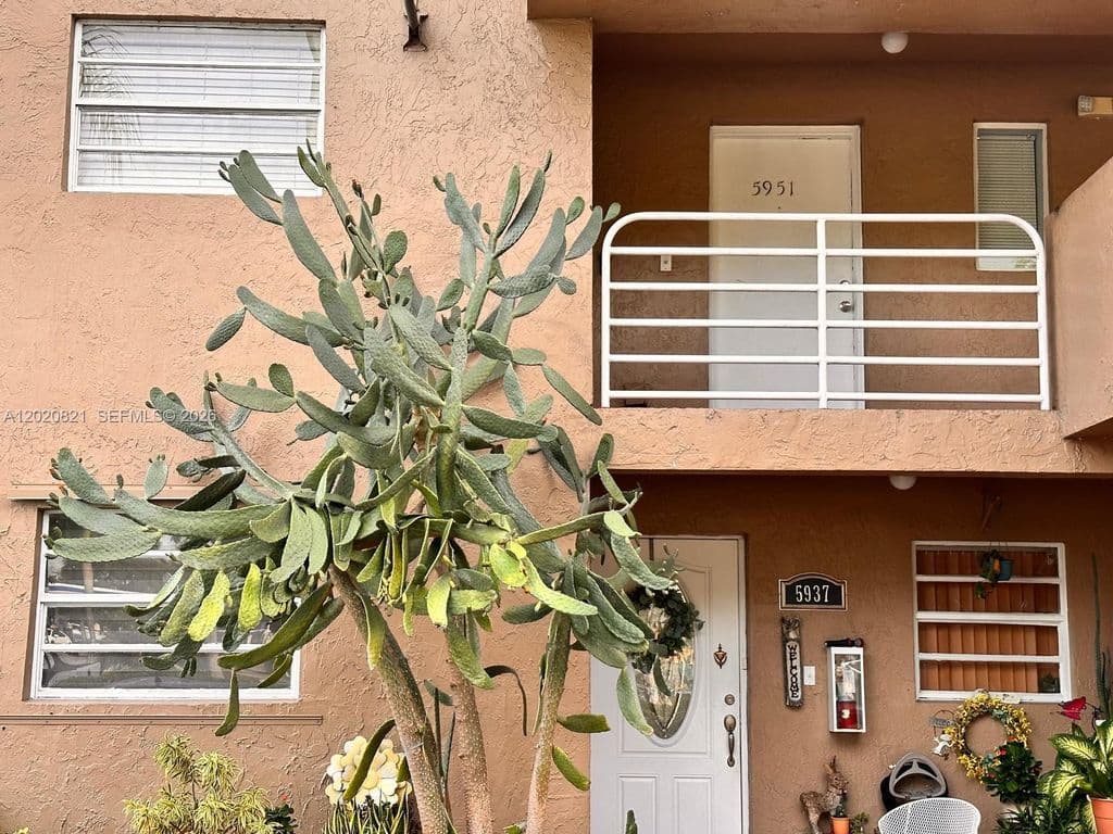 2-bedroom Condo — 5953 W 28th Ave #24