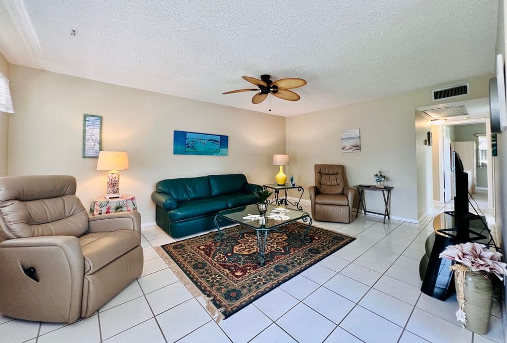2+1 Condo — 437 Chatham U