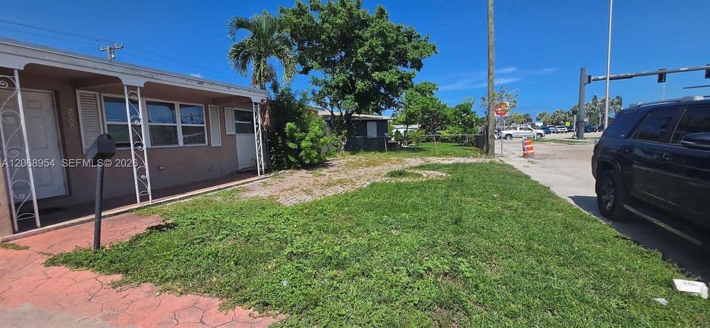 3-bedroom Single-Family Home — 601 W Sample Rd