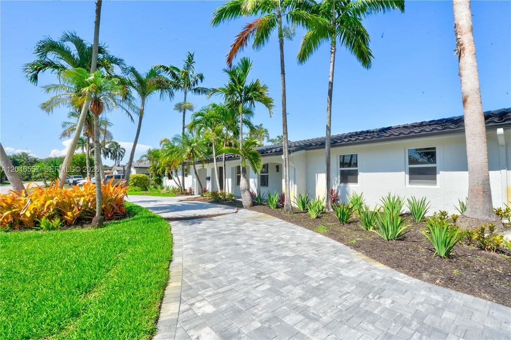 4+1 Müstakil ev — 14675 SW 78th Ave