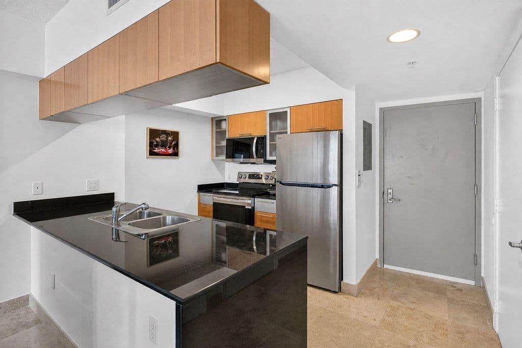 1-bedroom Condo — 1750 N BAYSHORE Drive #4109