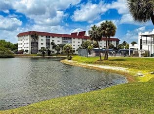1+1 Condo — 4851 NW 21st #403, Lauderhill, 33313