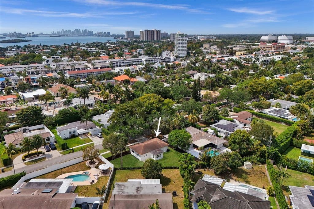 3+1 Müstakil ev — 2125 Alamanda Dr