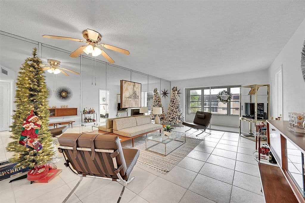 2+1 Condo — 2780 N Pine Island Road #312