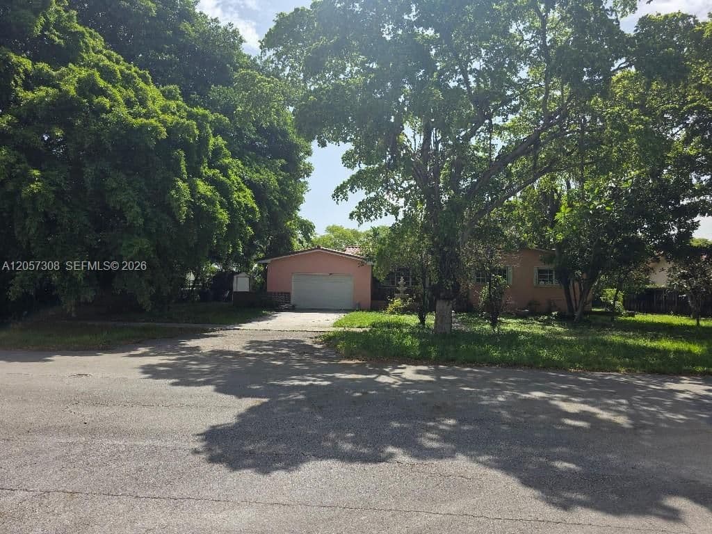 3-bedroom Single-Family Home — 881 Albatross St