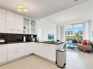 2-bedroom Condo — 6799 Collins Ave APT 312, Miami Beach, 33141