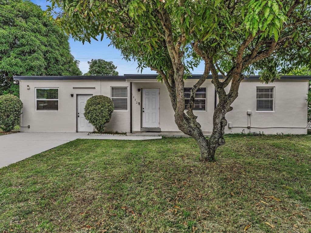 4-bedroom Single-Family Home — 5232 NE 19th Avenue