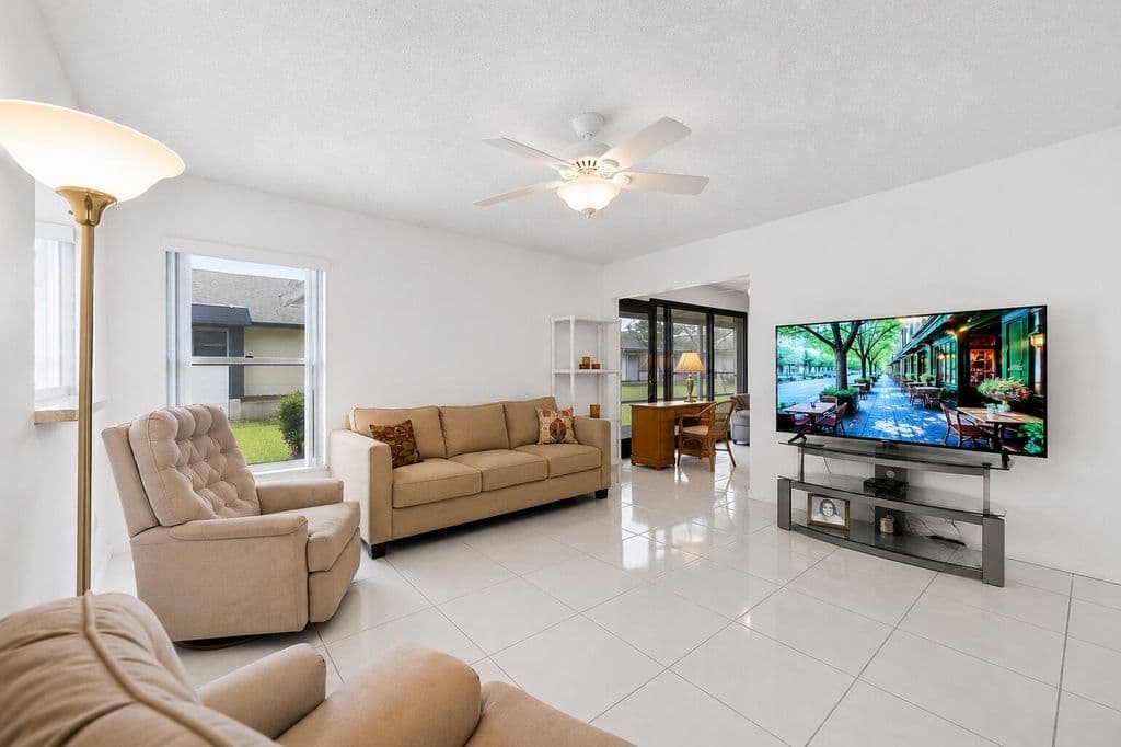 2-bedroom Condo — 18762 Candlewick Drive