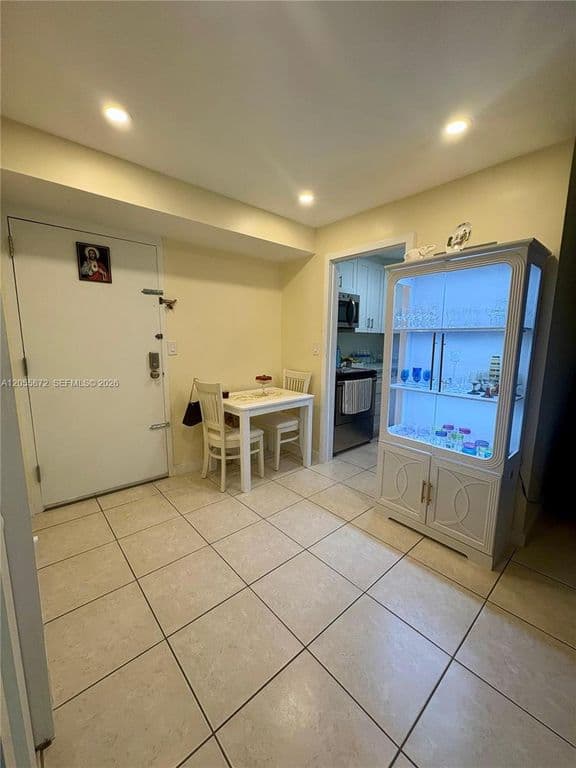 1+1 Condo — 5050 NW 7th St APT 309