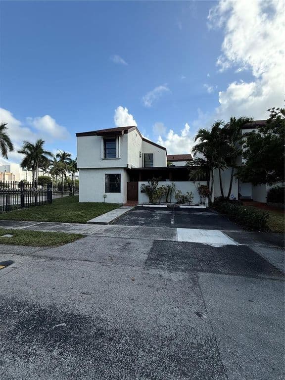 3-bedroom Property — 9700 NW 6th Ln #9700