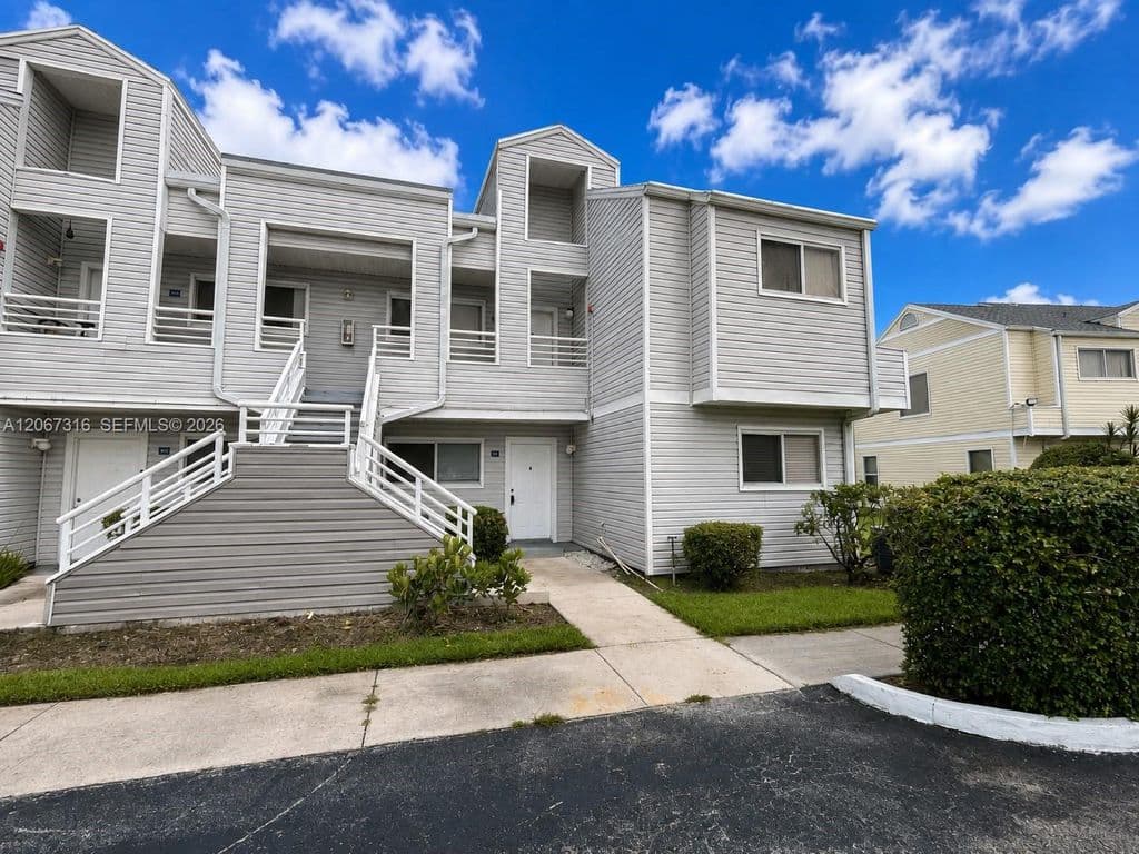 2-bedroom Condo — 3409 NW 44th St APT 106