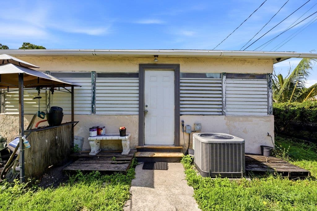 4-bedroom Single-Family Home — 823 Doctor Martin Luther King Junior Boulevard #823