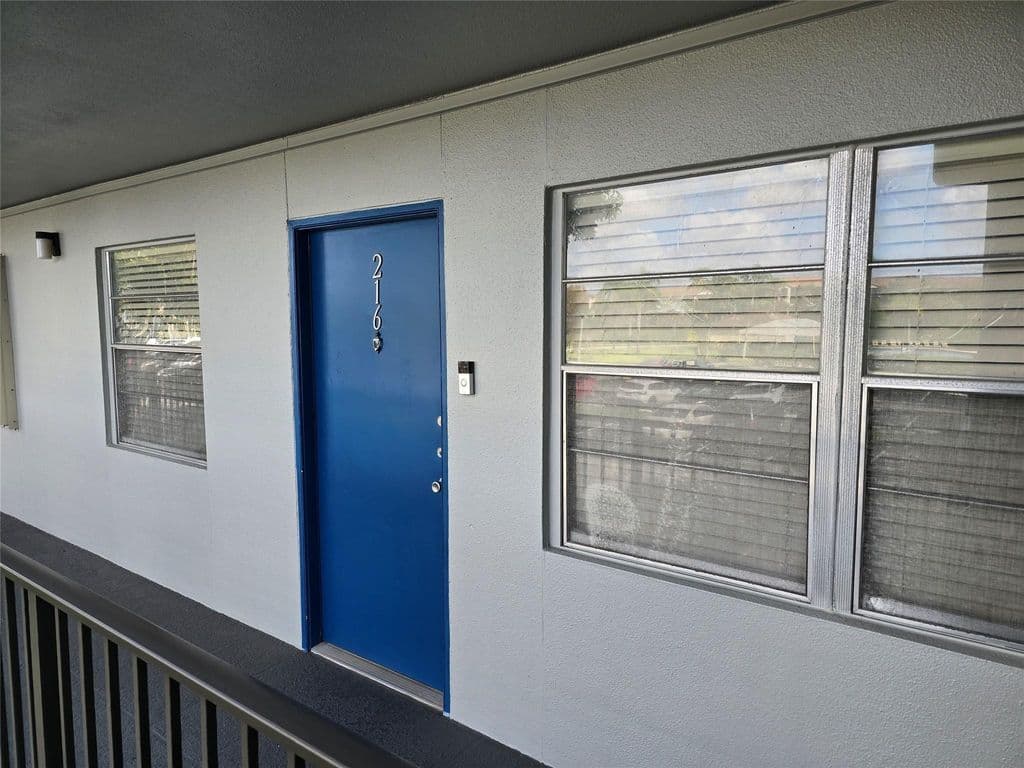 2+1 Condo — 551 SW 135 Avenue #216b