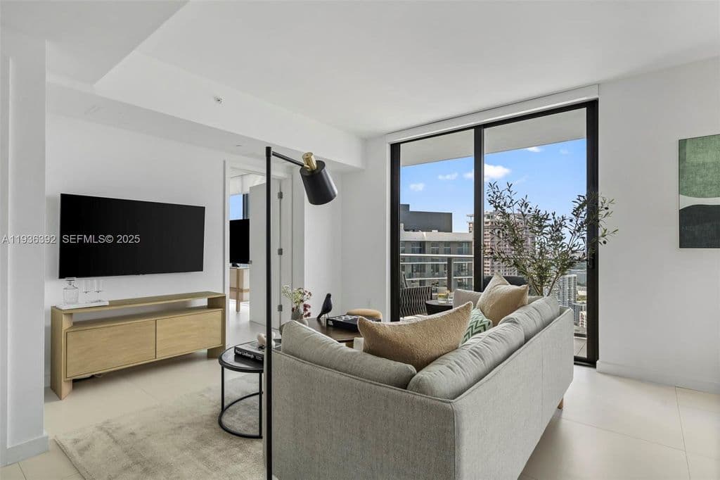 2-bedroom Condo — 501 NE 31st St Unit 3409