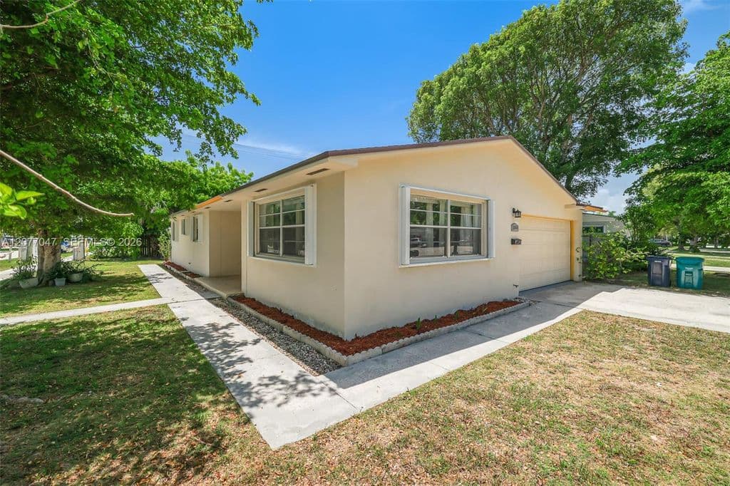 3-bedroom Single-Family Home — 9354 Caribbean Blvd