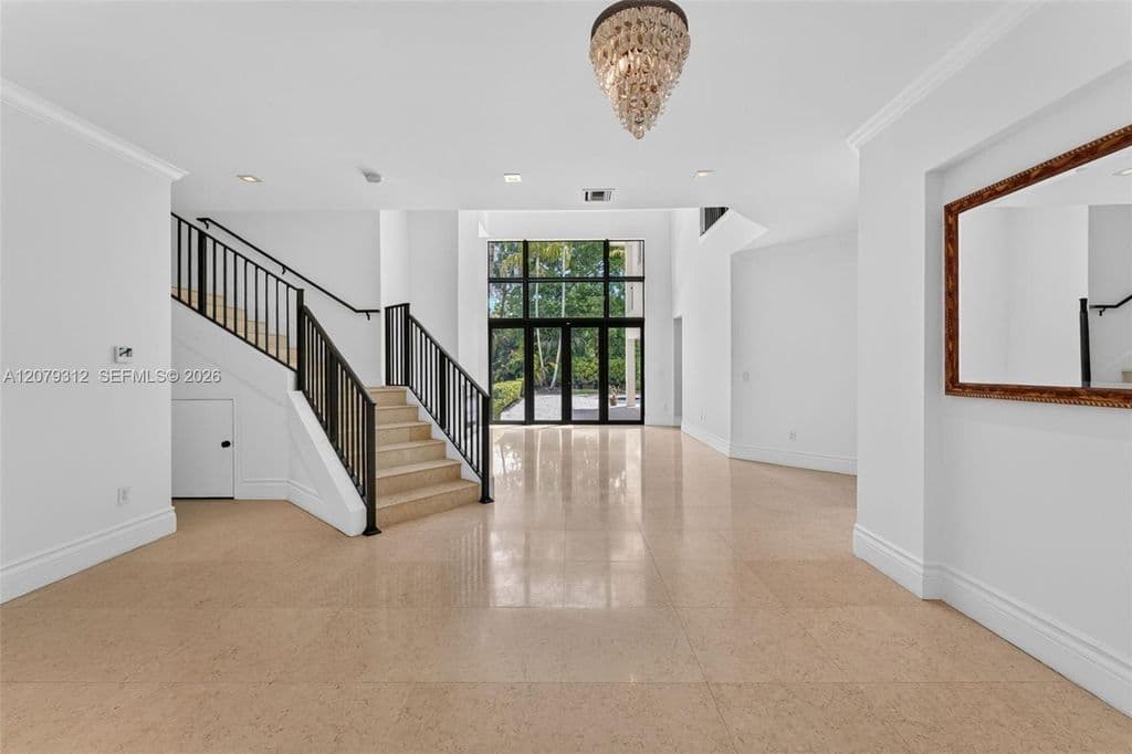 6-bedroom Single-Family Home — 7641 SW 59th Ct