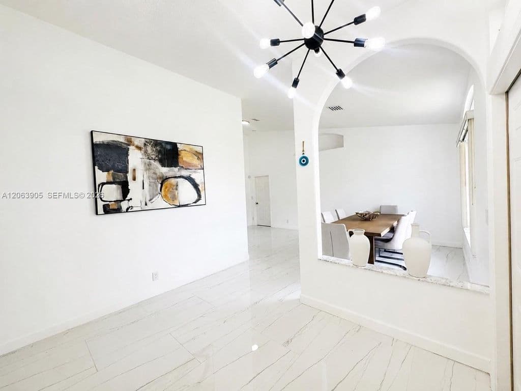 3-bedroom Single-Family Home — 17025 84th Ct N