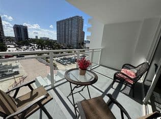 1-bedroom Condo — 2030 S Ocean Dr APT 403, Hallandale, 33009