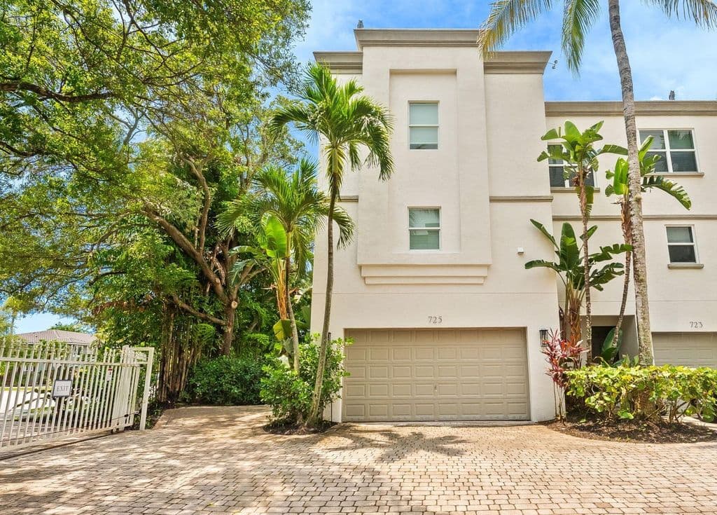 2-bedroom Property — 725 SW 4th Avenue