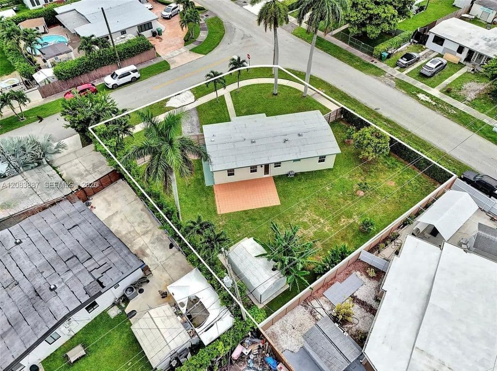 4+1 Müstakil ev — 11250 SW 46th St