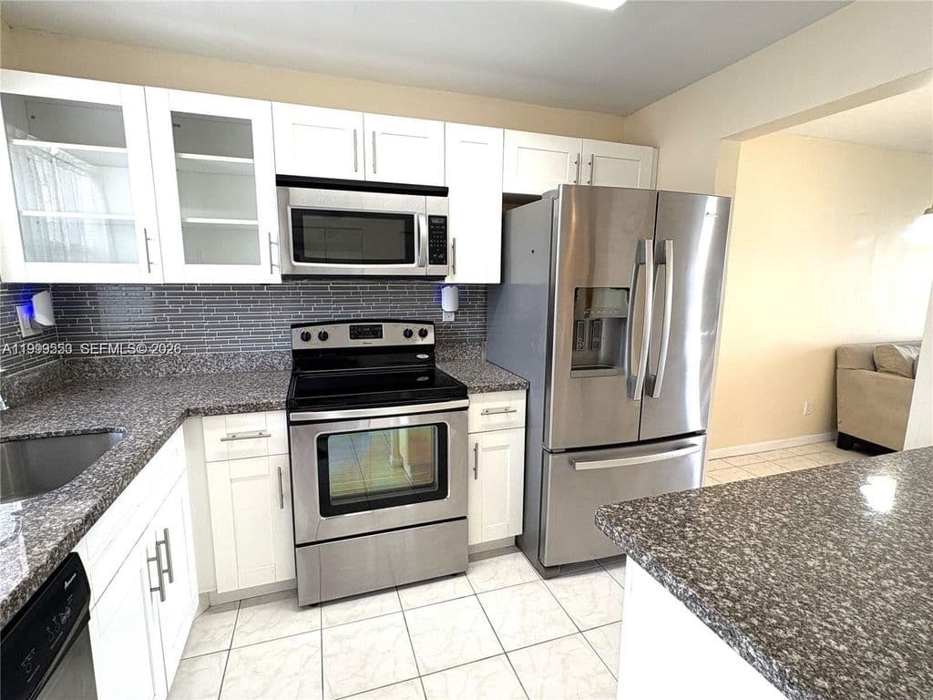 2+1 Condo — 8901 Sunrise Lakes Blvd APT 204