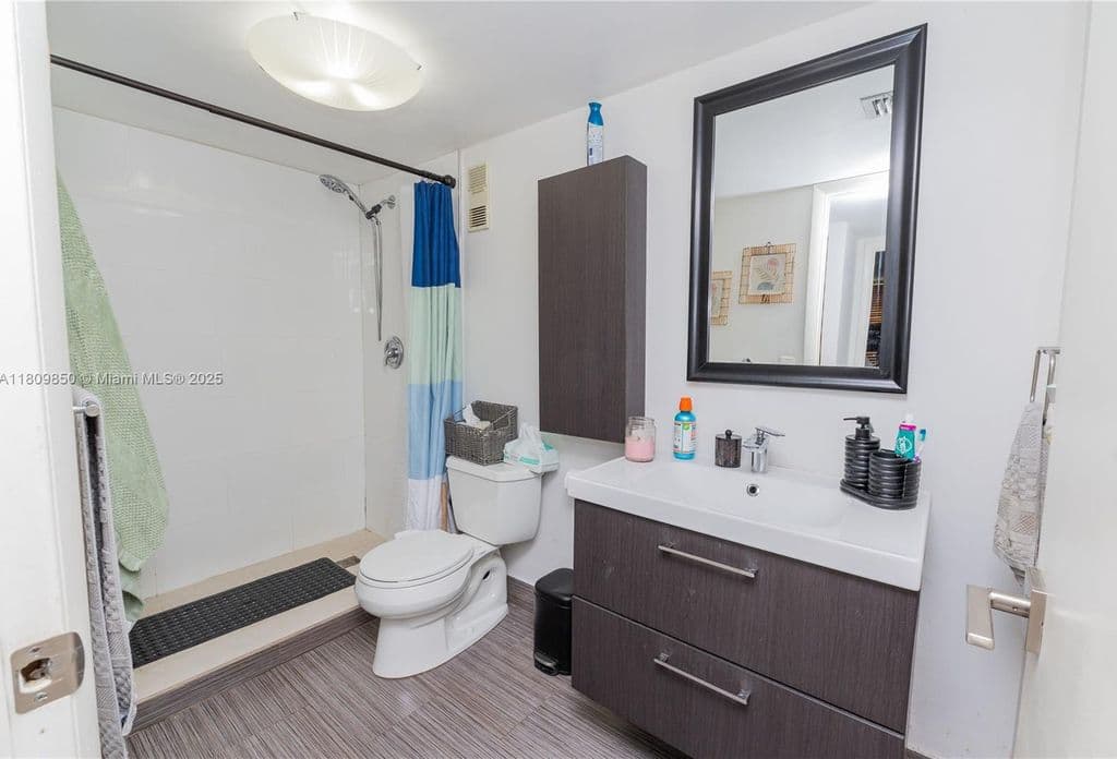 2-bedroom Property — 665 NE 195th St APT 419