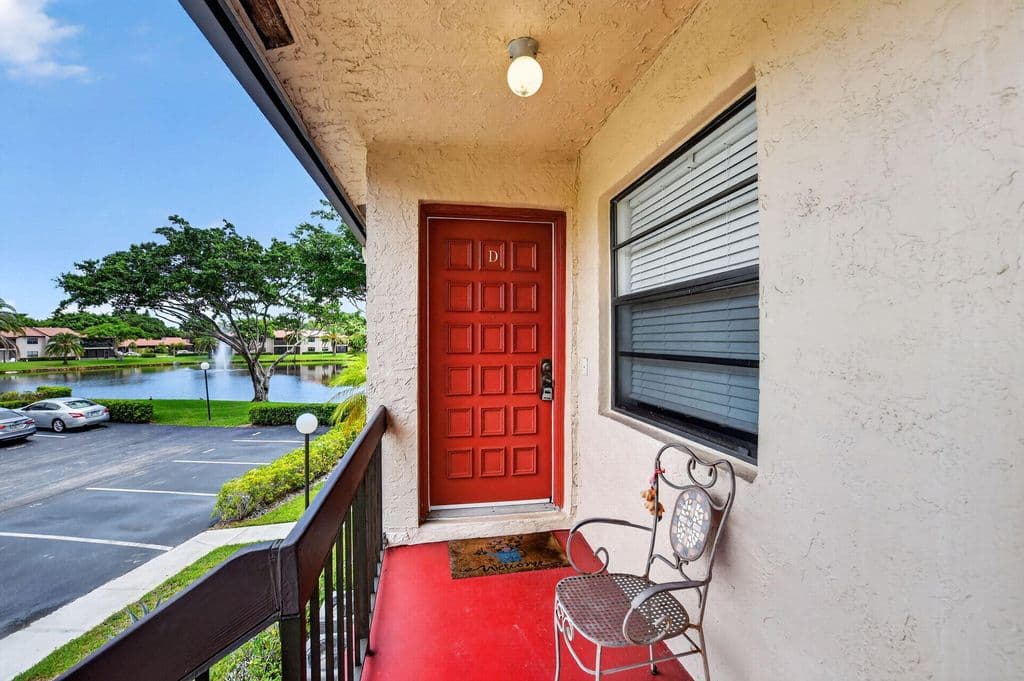 2-bedroom Condo — 9287 VISTA DEL LAGO #13 D